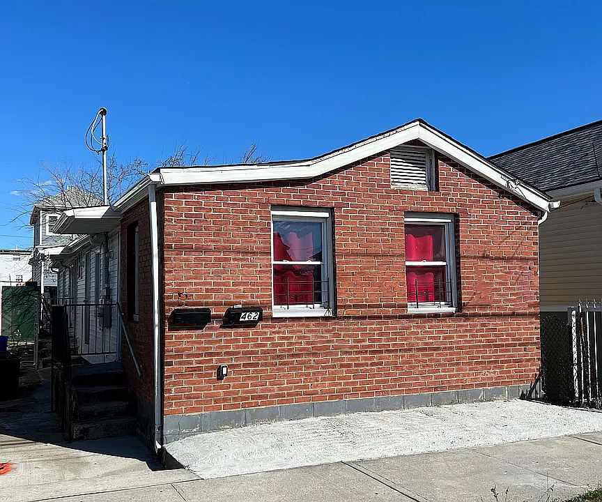 1st image of 462 Beach 46 St House 1