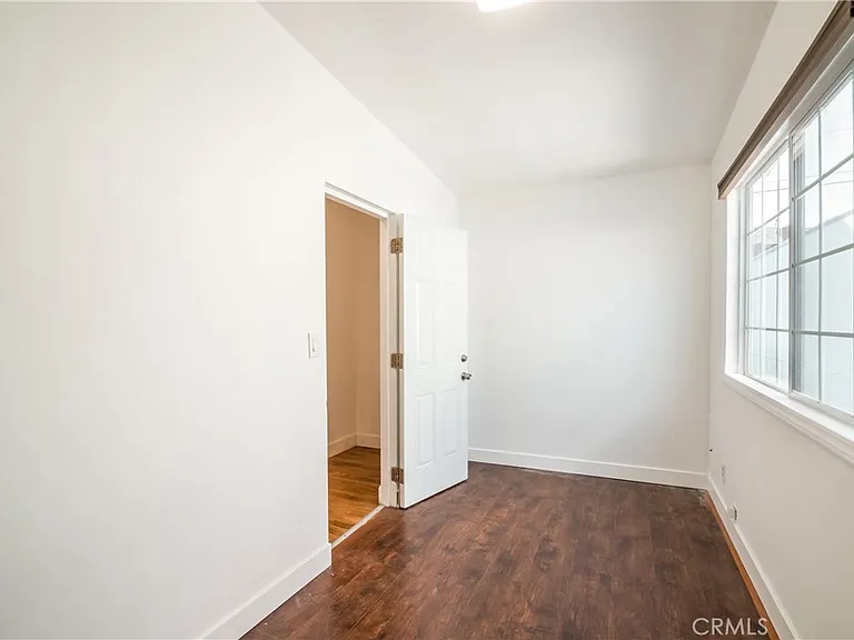 1125 N Heliotrope Dr — Photo 21