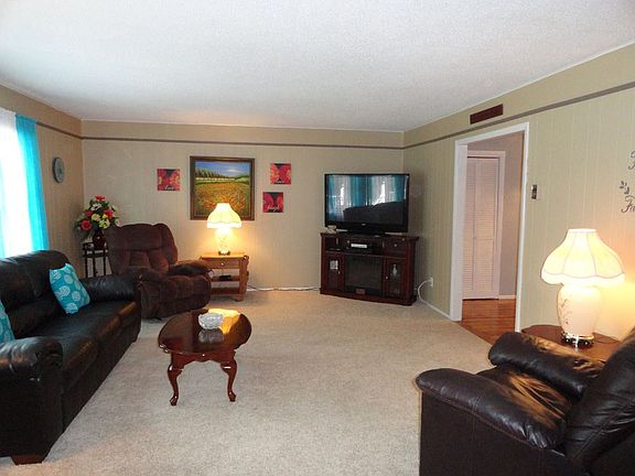 3rd image of 61 Civey Blvd