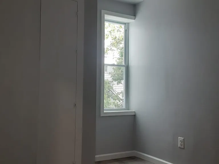 574 E Herman St — Photo 19