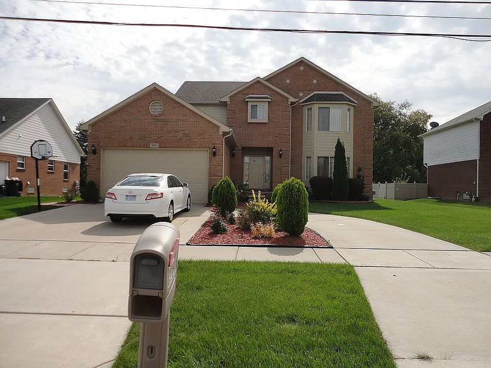 1st image of 984 Eckford Dr