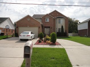 984 Eckford Dr, Troy, MI 48085