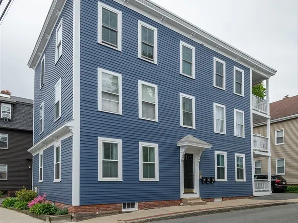 1 Turner St #1, Salem, MA 01970