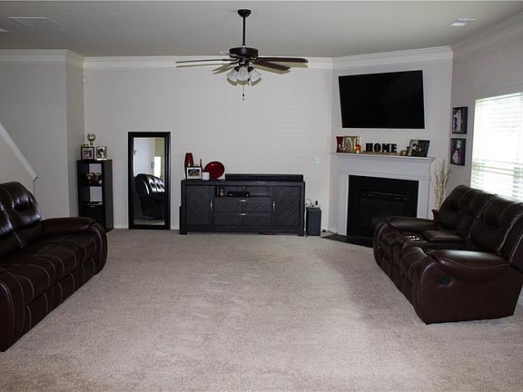 4th image of 3291 Grundy Ives Dr