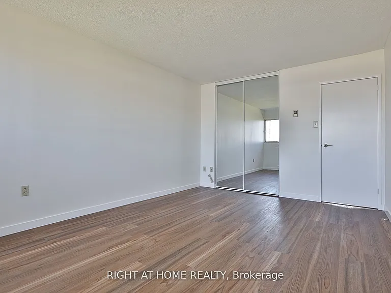 35 Sunny Glenway #302 — Photo 15