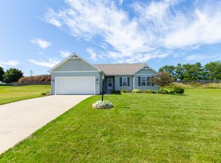 W1149 Deer Creek Cir, Ixonia, WI 53036