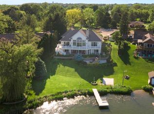 5882 Eagle Point Rd, Hartford, WI 53027