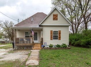 1913 W Calhoun St, Springfield, MO 65802