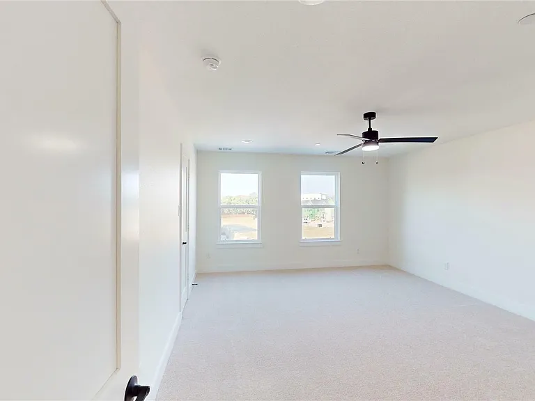 4416 Fatima Dr — Photo 26