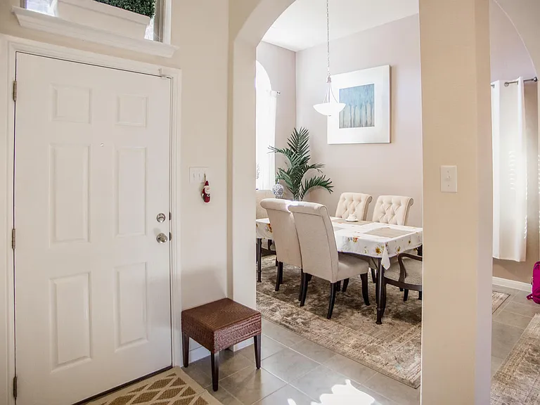 145 Pincea Pl — Photo 2