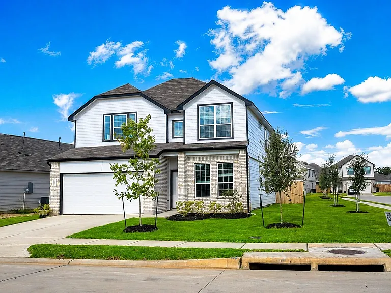 4504 Danielle Gardens Ln — Photo 1