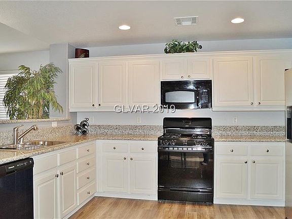 5th image of 998 Grand Cerritos Ave