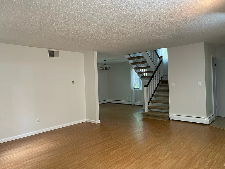 7 Staunton Ct #G — Photo 8