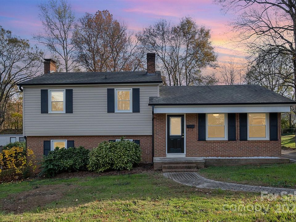 1st image of 2139 Parkdale Ave