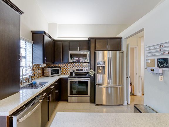 4th image of 612 Freedom Court #612