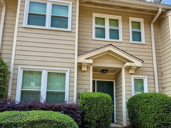 230 Peachtree Hollow Ct, Sandy Springs, GA 30328