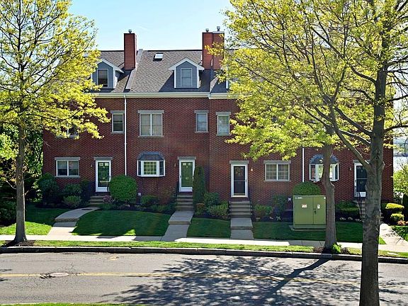 2nd image of 65 Boatswains Way Unit 65