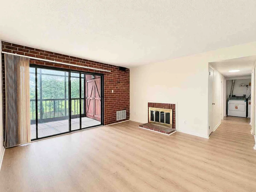 2 bed, 2.0 bath, 1200 sqft, $1,980 — Photo 4