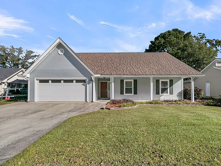 111 Hopper Dr — Photo 1