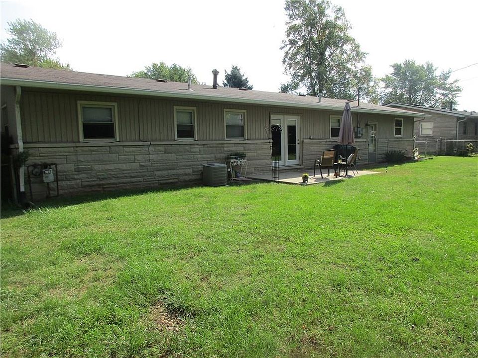 2nd image of 3932 N Tudor Ct