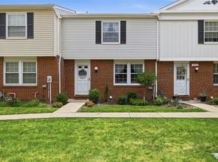 304 Countryside Dr, Mc Kees Rocks, PA 15136