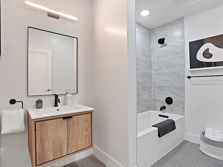 276 Duncan Ave #2 — Photo 20