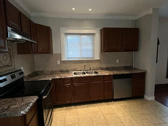 3rd image of 61 S Main St Unit 1
