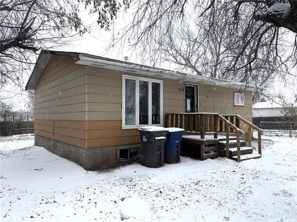 714 3rd STREET E, Meadow Lake, SK S9X 1H6