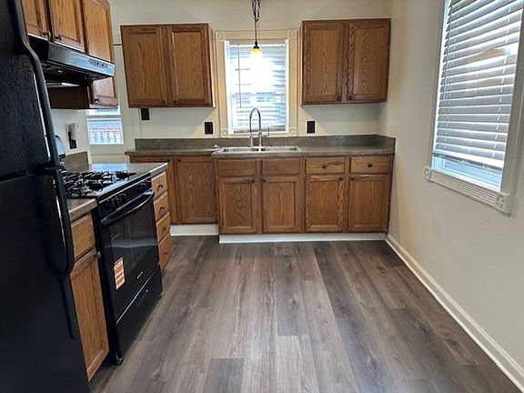 4th image of 2204 Forster St