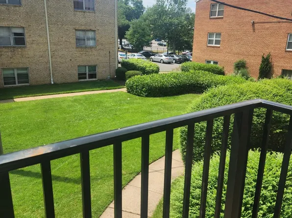 412 N Armistead St APT 102, Alexandria, VA 22312
