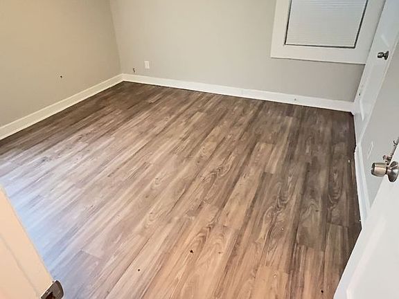 3rd image of 2275 Norman Ave