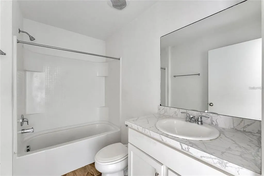 4 bed, 1.5 bath, 1505 sqft, $2,000 — Photo 4