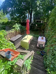 Rented by R New York