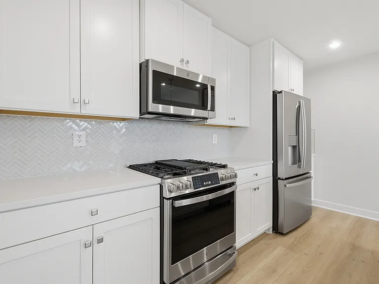 14421 Albemarle Point Pl — Photo 9