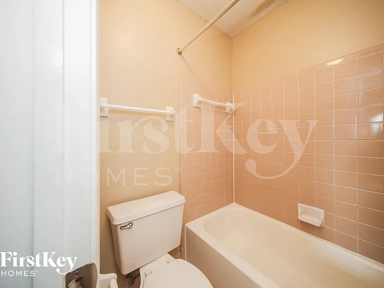 8158 Creekside Cir S — Photo 14