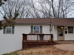 523 N 8th St, Hannibal, MO 63401