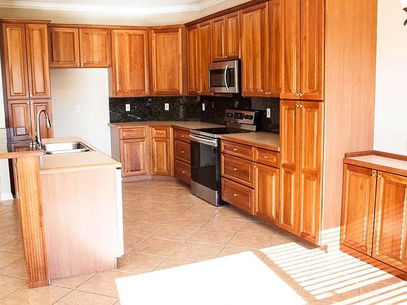 5th image of 16736 Tall Grass Ln