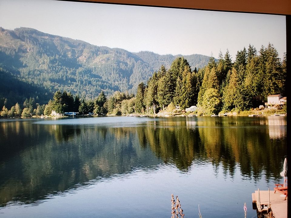 Glassy waters of Cain Lake 