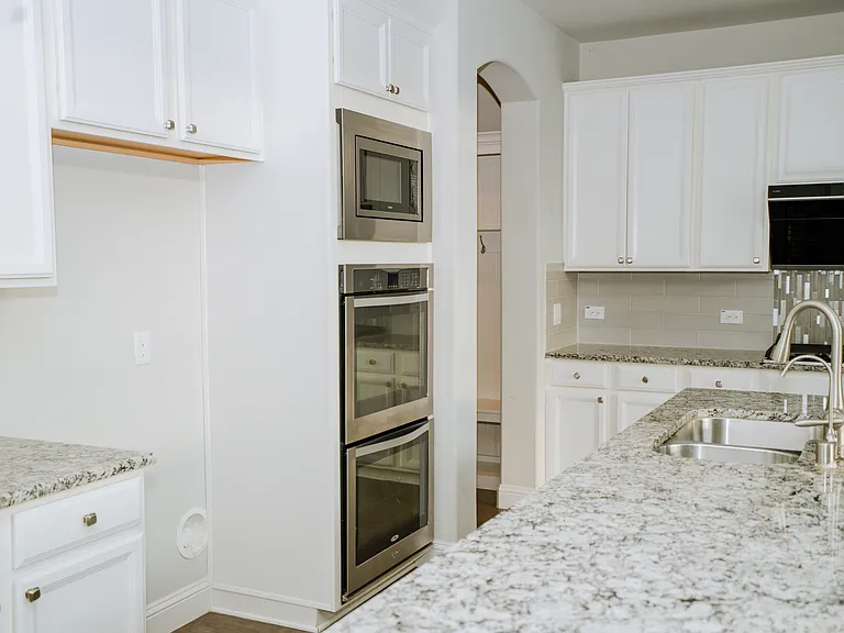 2620 Walnut Creek Ln — Photo 8