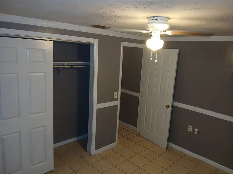 6935 Washington St — Photo 3