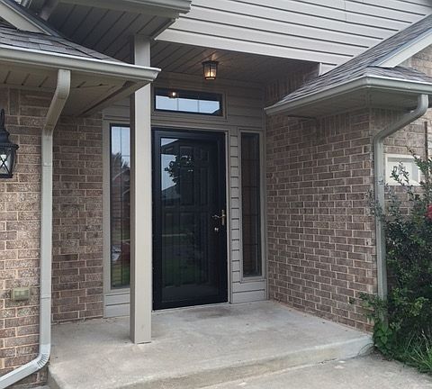 3rd image of 721 SW 151st St