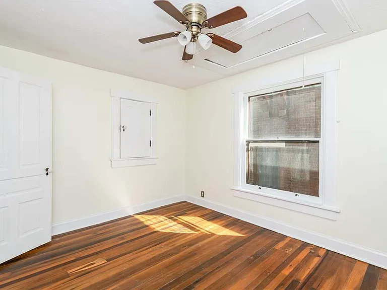 320 Park Dr — Photo 24