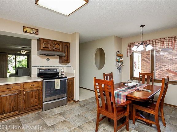 5th image of 1209 N Buxton St