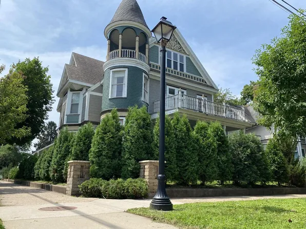 928 King STREET, La Crosse, WI 54601