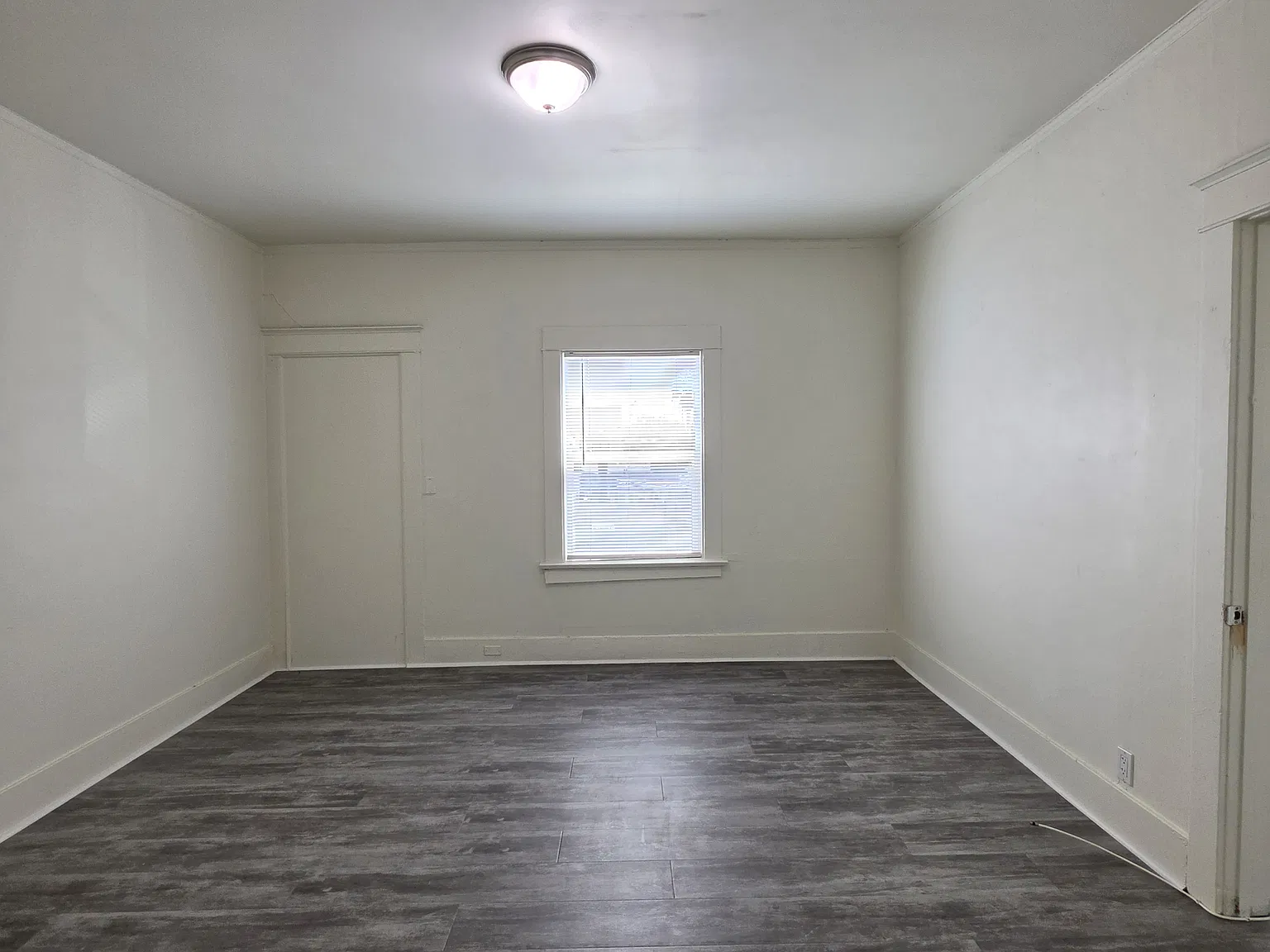 2 bed, 700 sqft, $2,289 — Photo 2