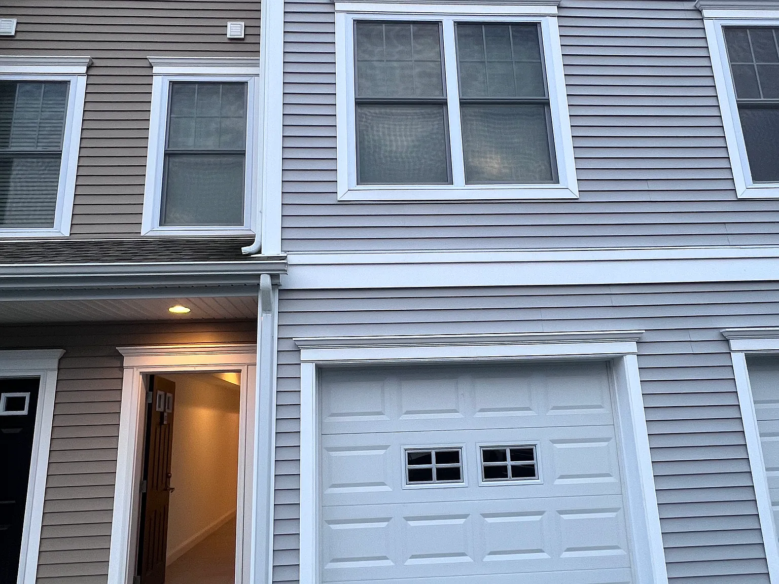 2 bed, 2062 sqft, $3,300 — Photo 2