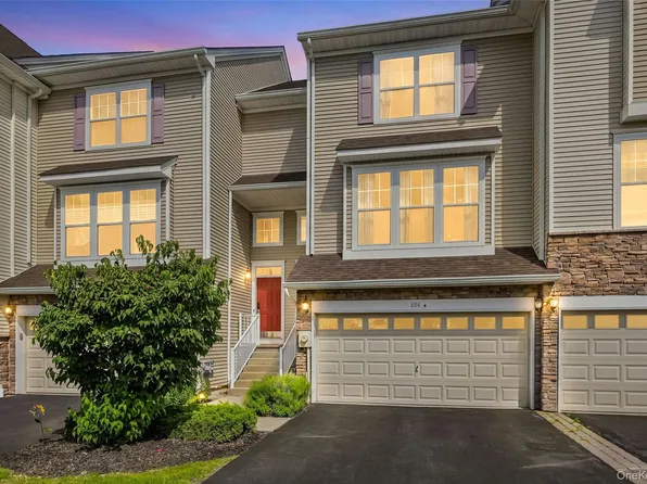 806 Hawthorn Way, New Windsor, NY 12553