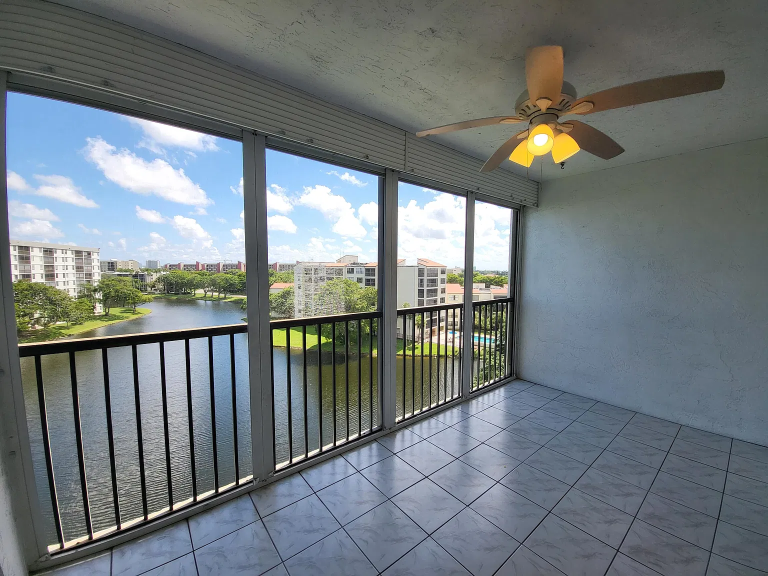 2 bed, 2.0 bath, 1222 sqft, $2,300 — Photo 3