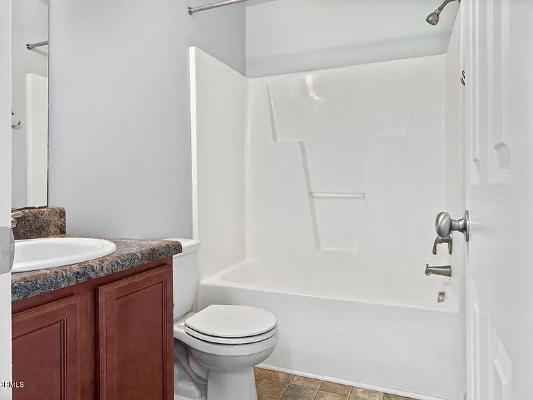 Bathroom #3 (upstairs)