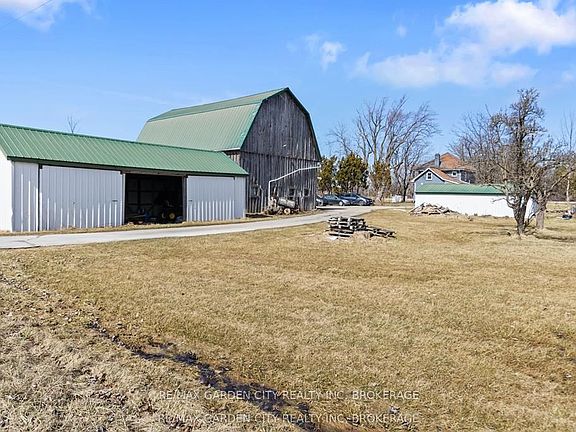4th image of 997 Niagara Stone Rd